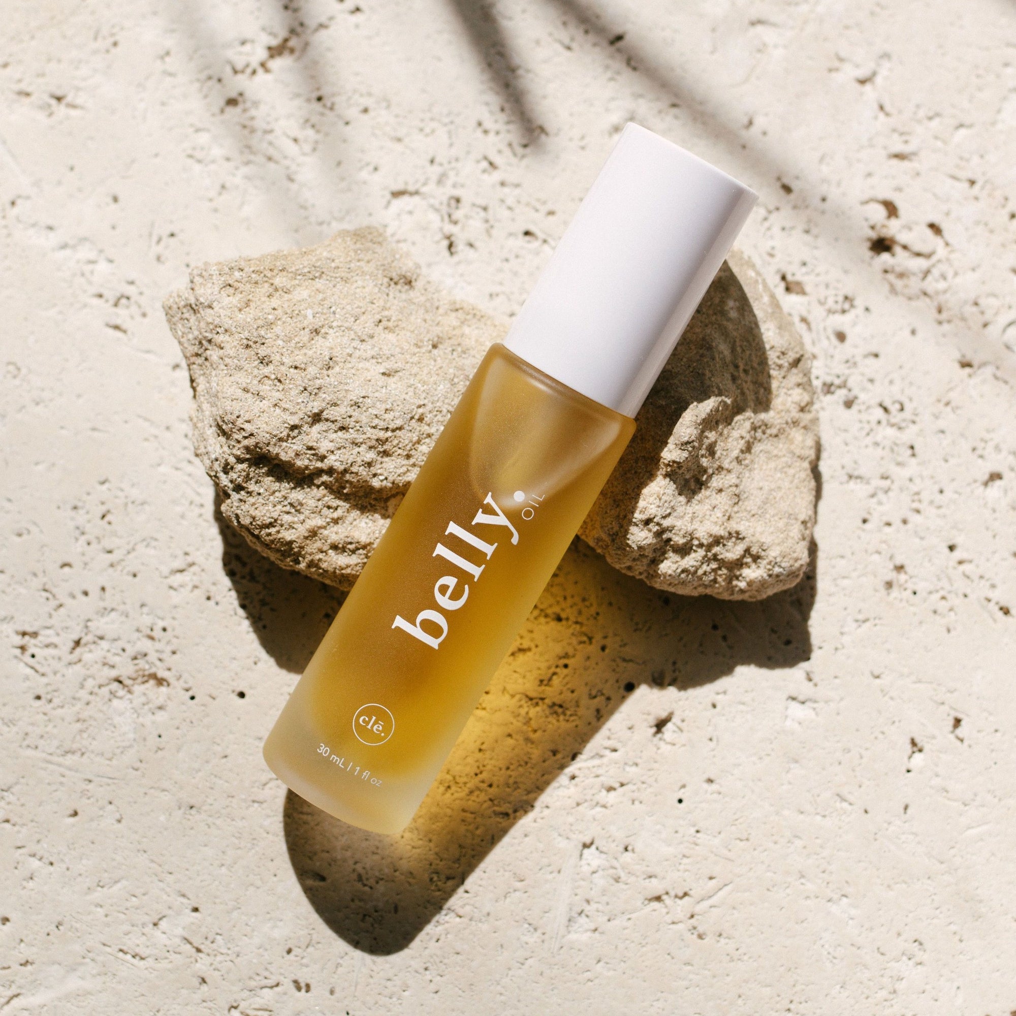 This blend naturally moisturises your belly and boobs, keeping it hydrated during and post pregnancy and reducing the occurrence of stretch marks. Jojoba blended with avocado, rosehip and shea butter leave your skin feeling moisturised without the oily feeling. Essential oils of geranium, grapefruit and lavender blended with monoi de tahiti create a soft floral scent.