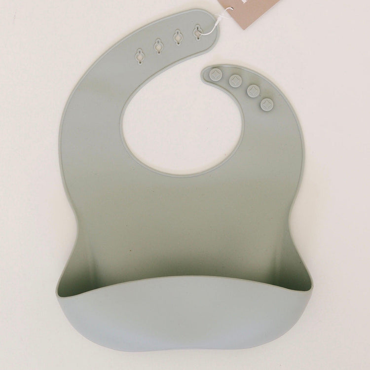 Rommer bibs are made from the softest silicone. They are both lightweight and durable. Rommer has updated the bib design to feature the reinforced button holes making them more resistant to tears. 